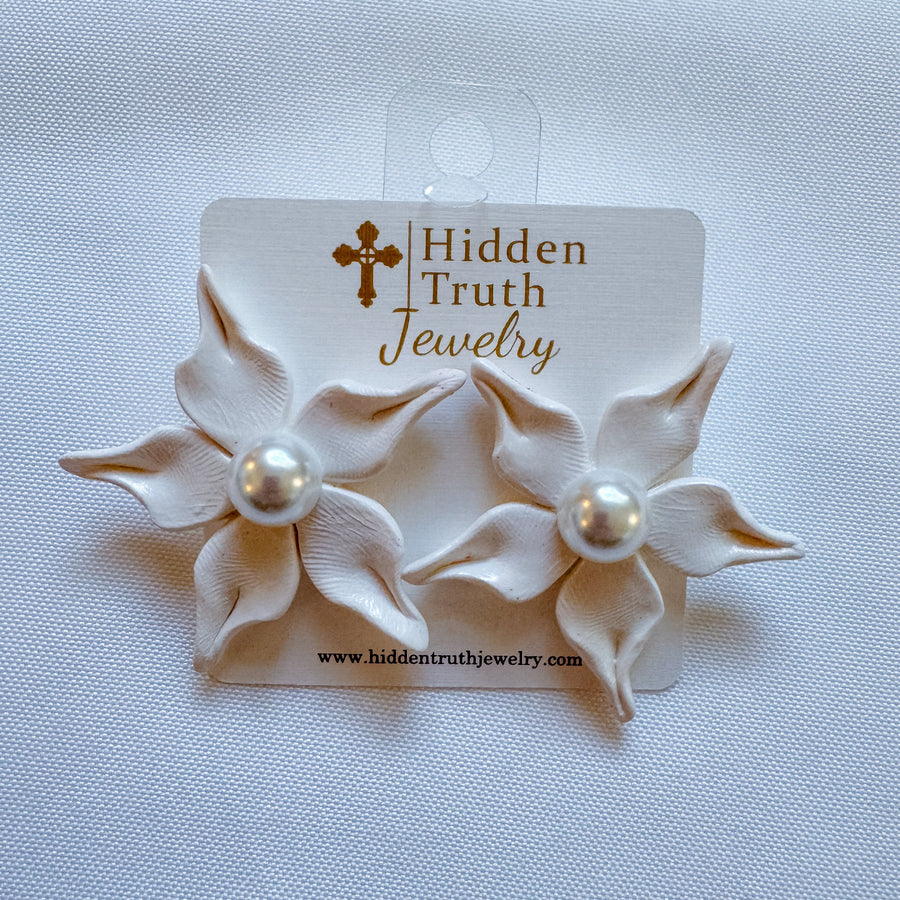 White Lily Pearl Studs