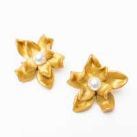 Magnolia Pearl Studs