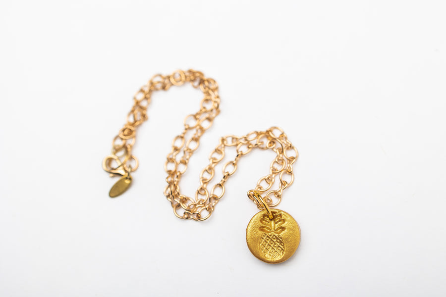 Gold Figure 8 Chain with Pineapple